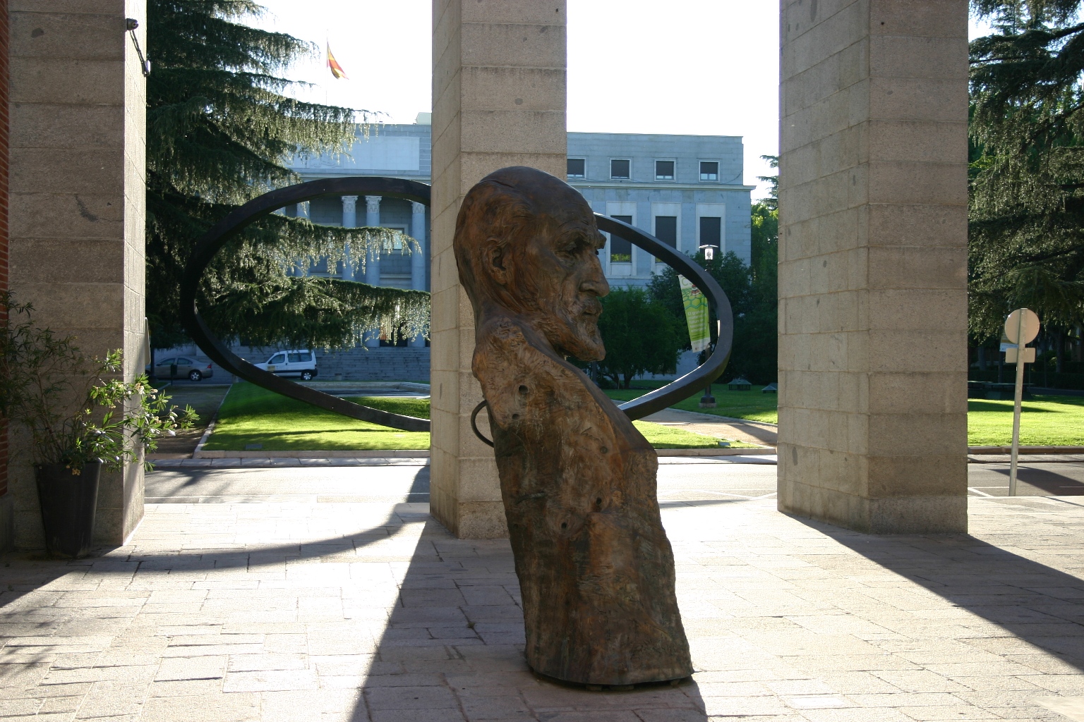 Severo Ochoa y Ramón y Cajal monument, CSIC, Madrid - 07.JPG